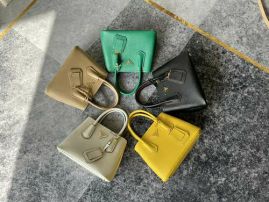 Picture of Prada Lady Handbags _SKUfw120669141fw